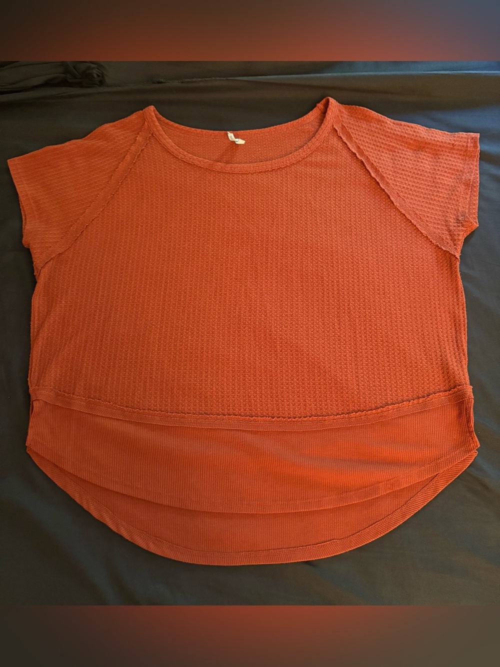 Junior’s Mudd Lightweight Rust Orange Waffle Knit short sleeve top EUC size XL